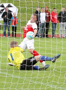 Chris Hellewell equalised for the home side, cancelling out Paul Molloy's opener.