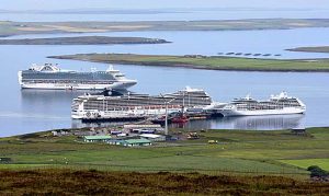 McArthur calls on government to support tourism sector