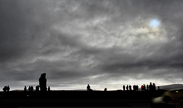 Cloud rolls in over Brodgar to obscure full eclipse