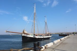 100-year-old Dutch ship visits