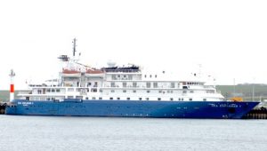 Unexpected call by small cruise ship