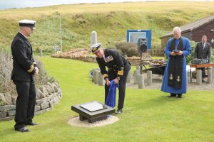 Plaque unveiled in memory of historic aircraft landing
