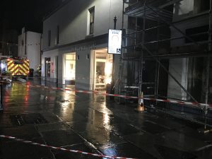 Albert Street shut to traffic by emergency services