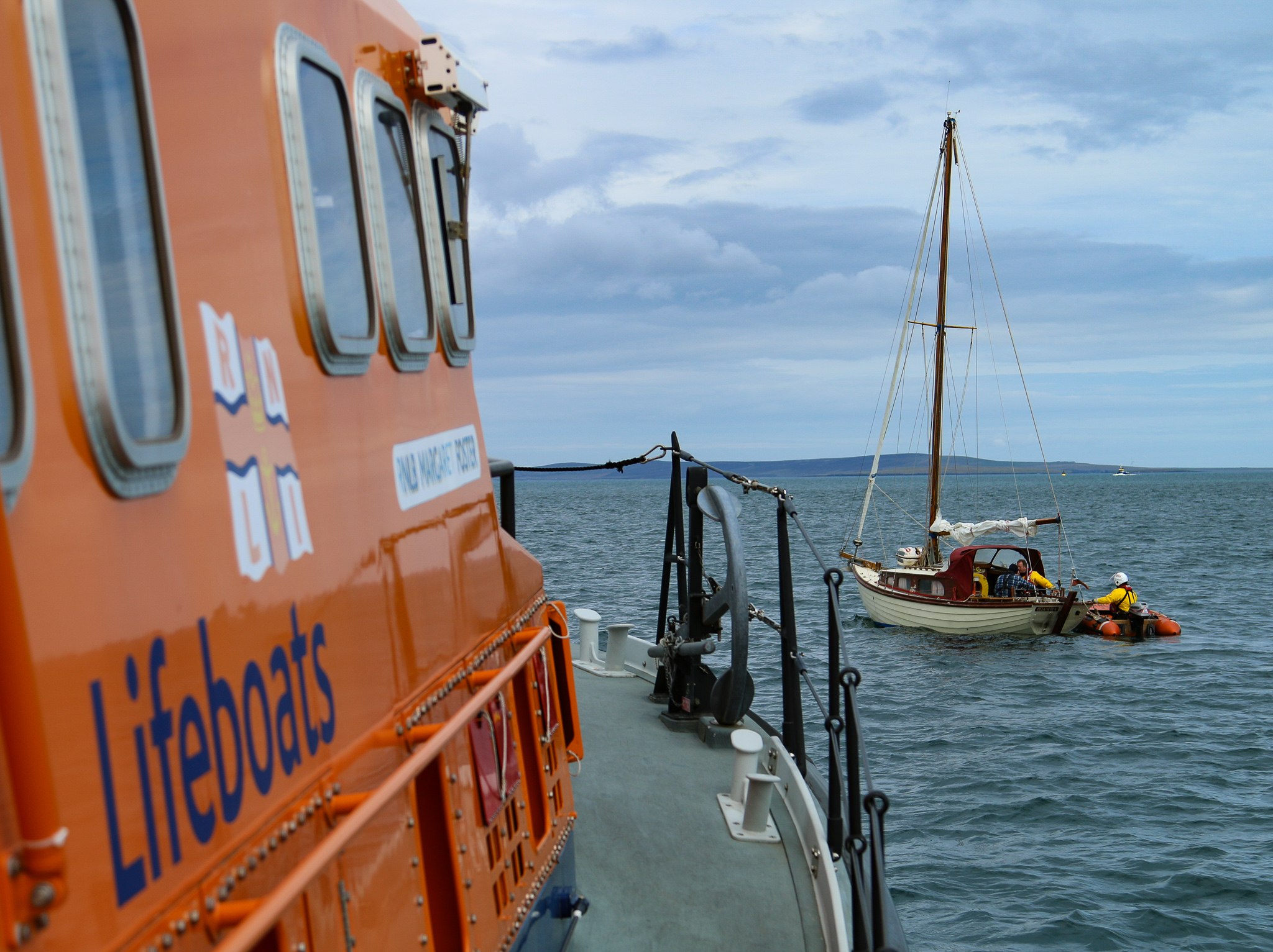 yacht heist lifeboat