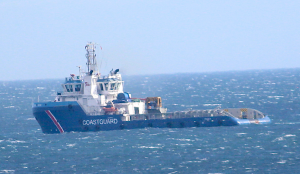 Coastguard tug called to ship with engine problems