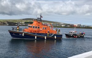 Lifeboat called to tow in creel boat