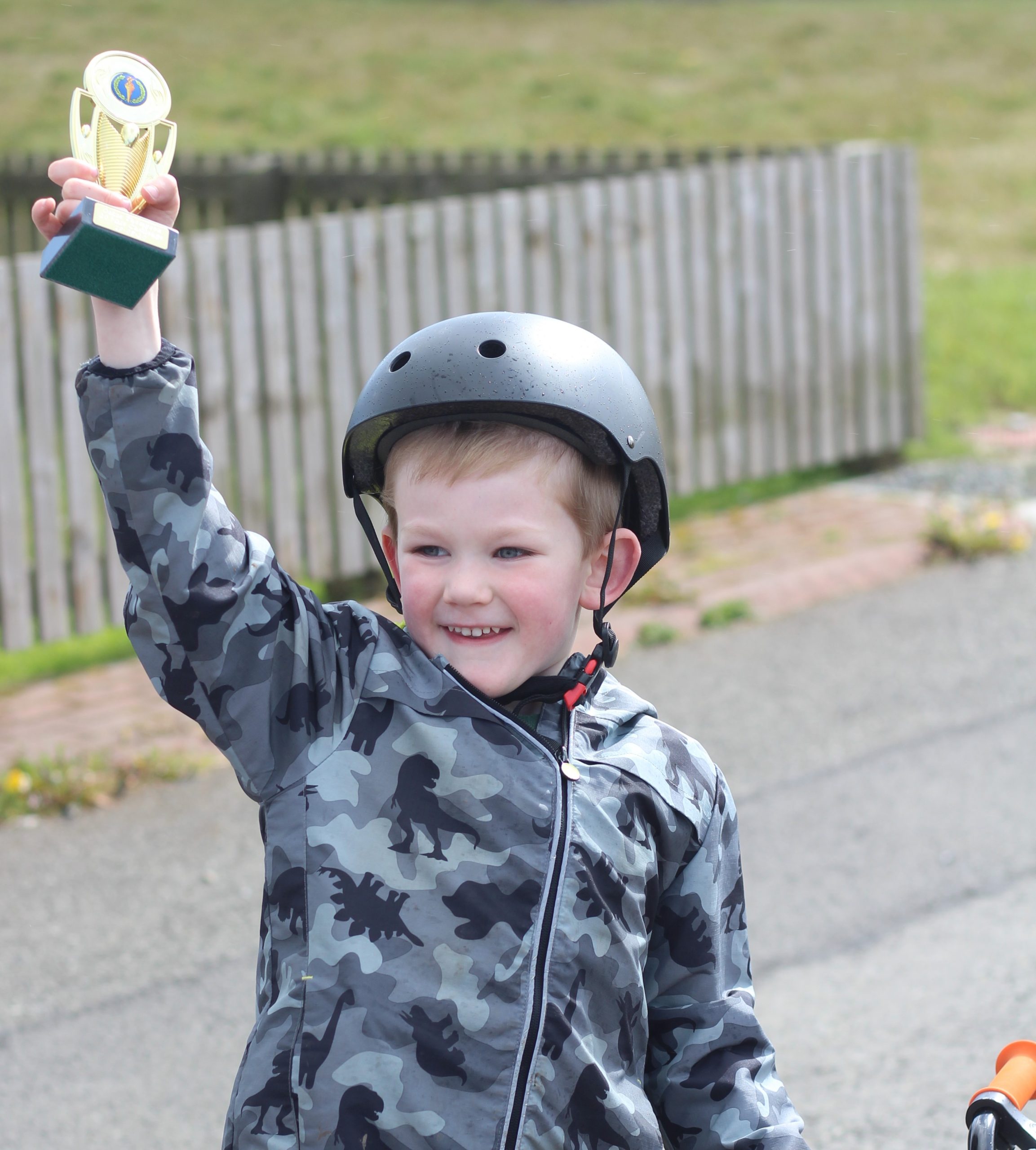 Oskar completes his fundraising cycle