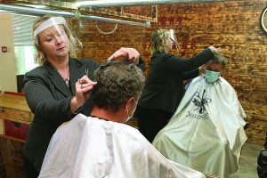Hairdressers, pubs and restaurants reopen