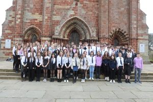 KGS leavers celebrated in piping out ceremony