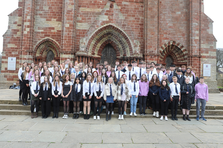 KGS leavers celebrated in piping out ceremony