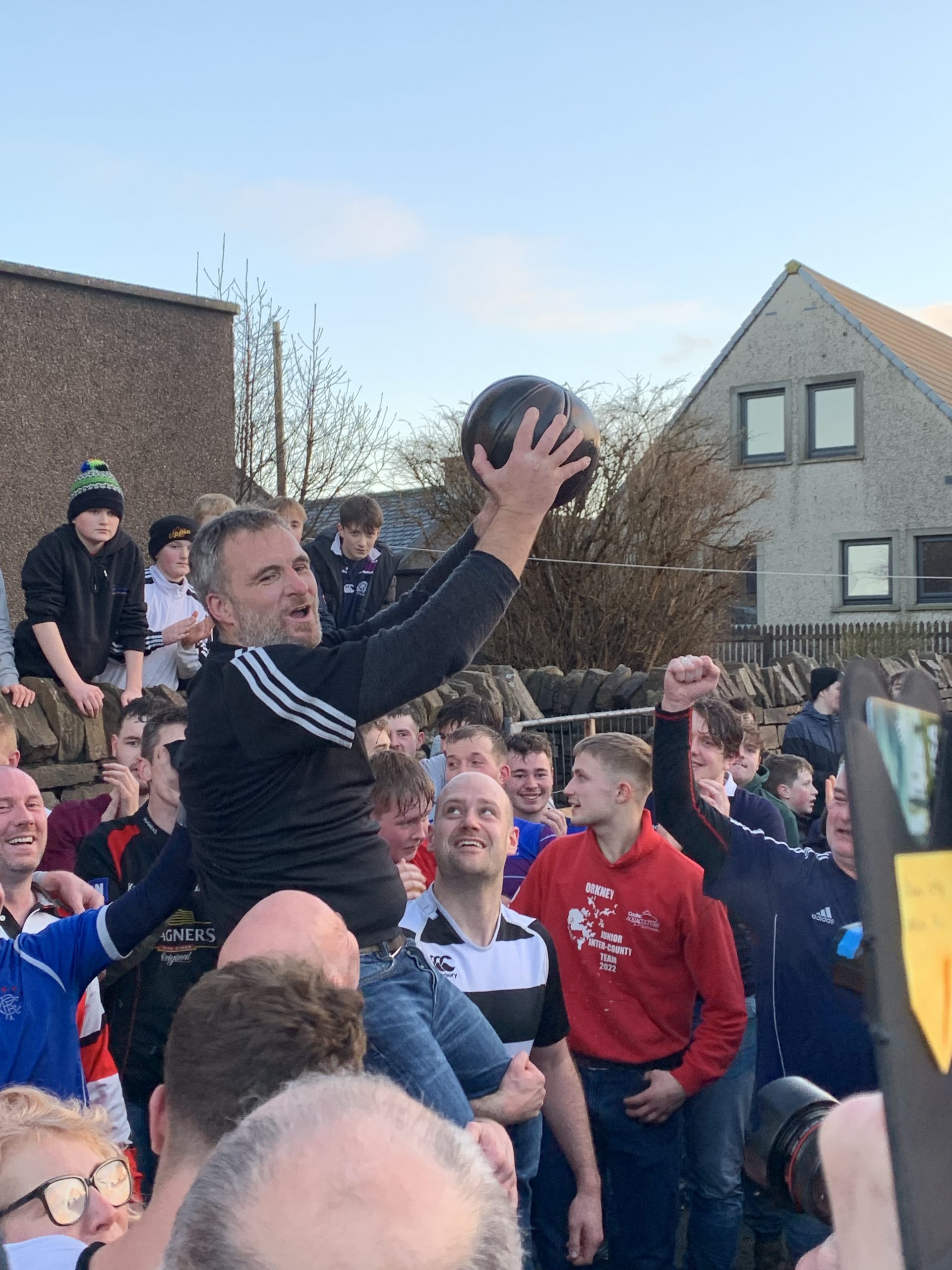 Uppie break sees ba’ touch the wall