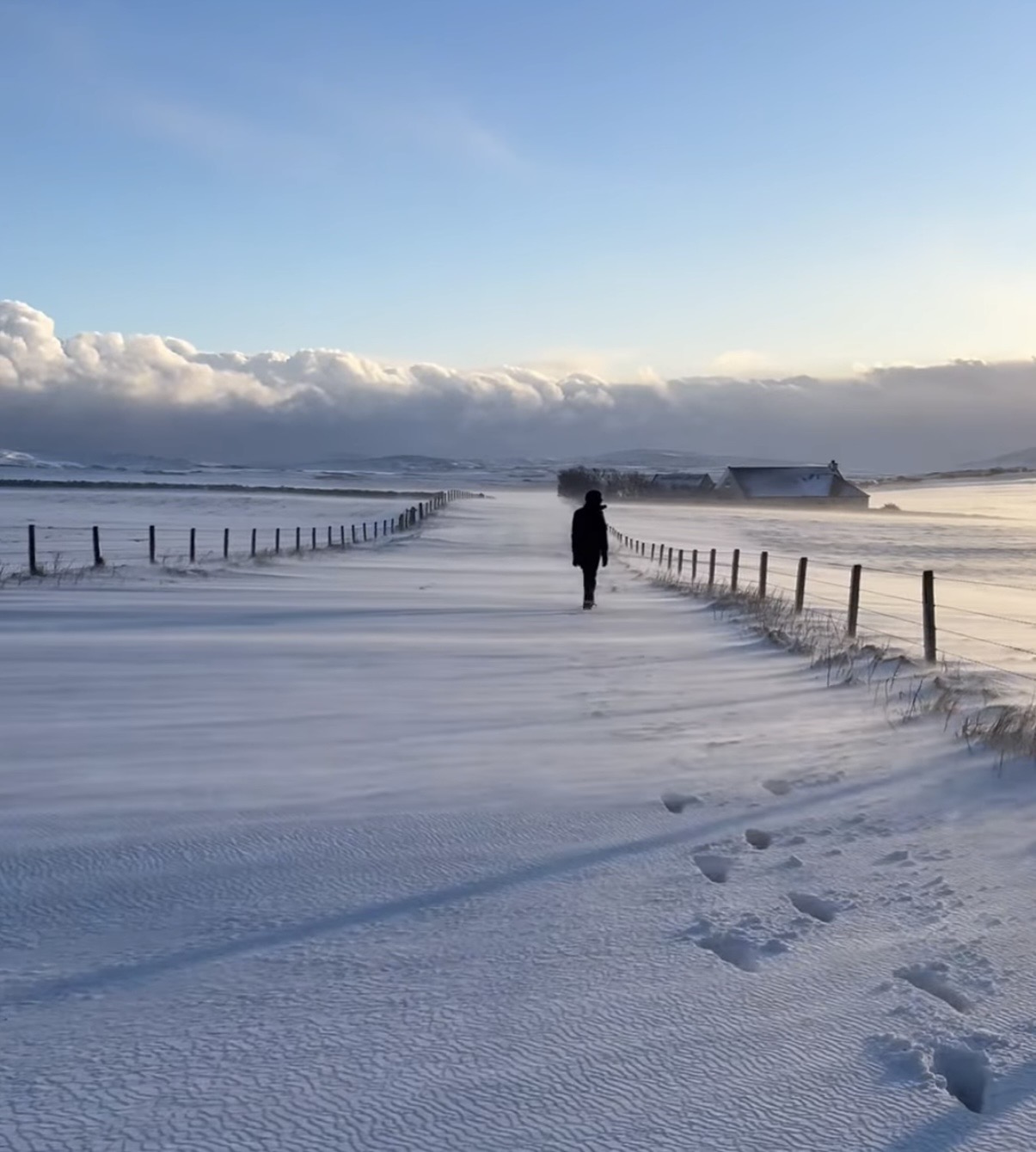 Stay at home plea repeated after day of snow disruption