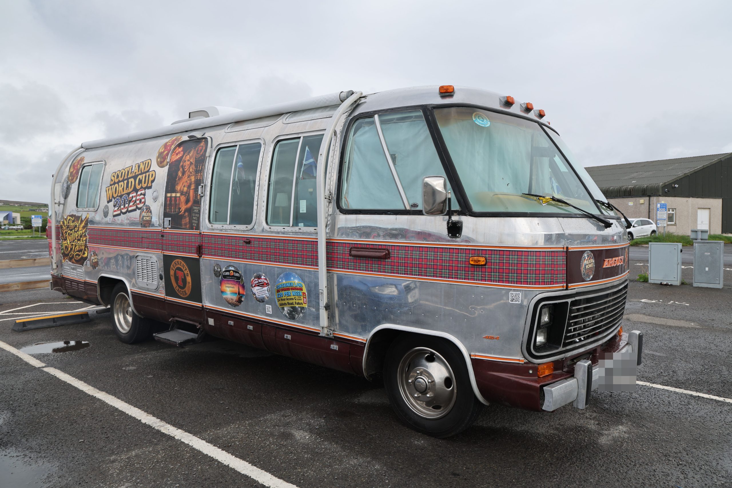 Scotland superfan turns heads in 50-year-old American motorhome tribute