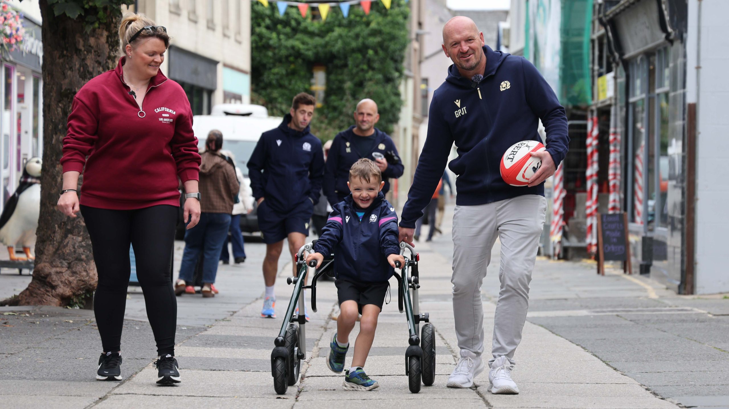 IN PICTURES: Gregor Corse joined by another famous Gregor on final day of charity challenge
